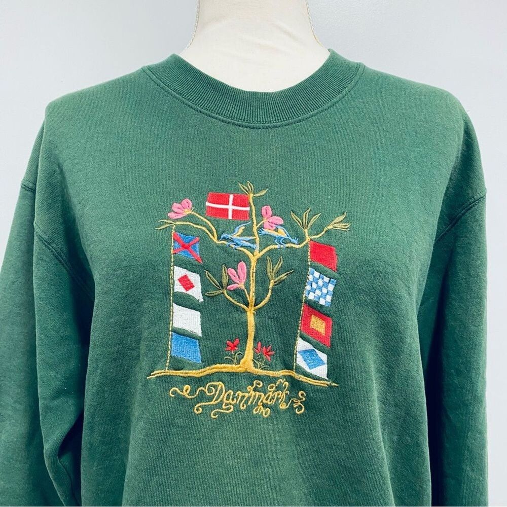 VINTAGE 90s Screen Stars M Danmark Embroidered Maritime Flag Crewneck Sweatshirt